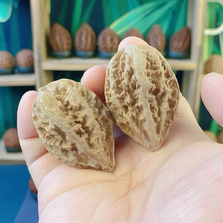 文玩核桃吊坠036闷头梨