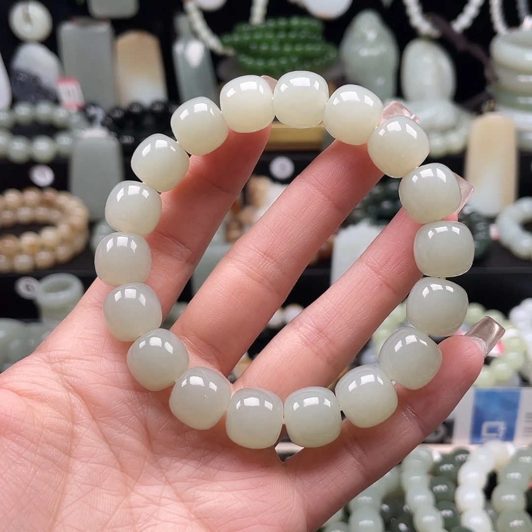 十***一和田玉未镶嵌手链