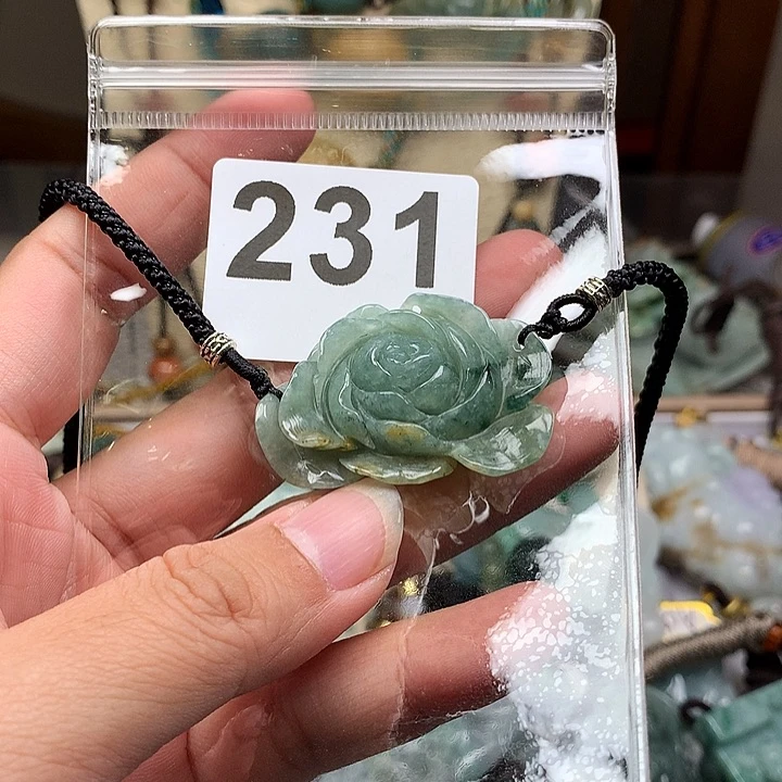 翡翠颈饰未镶嵌J*?翡翠