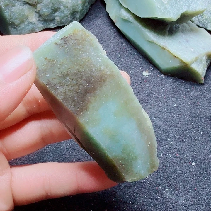 未镶嵌和田玉（糖玉）珠宝半成品