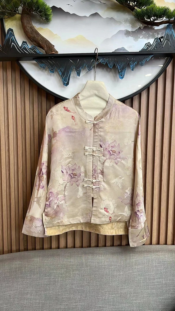 8658紫荷 秋季时尚双面长袖薄款直襟提花立领对襟上衣常规款