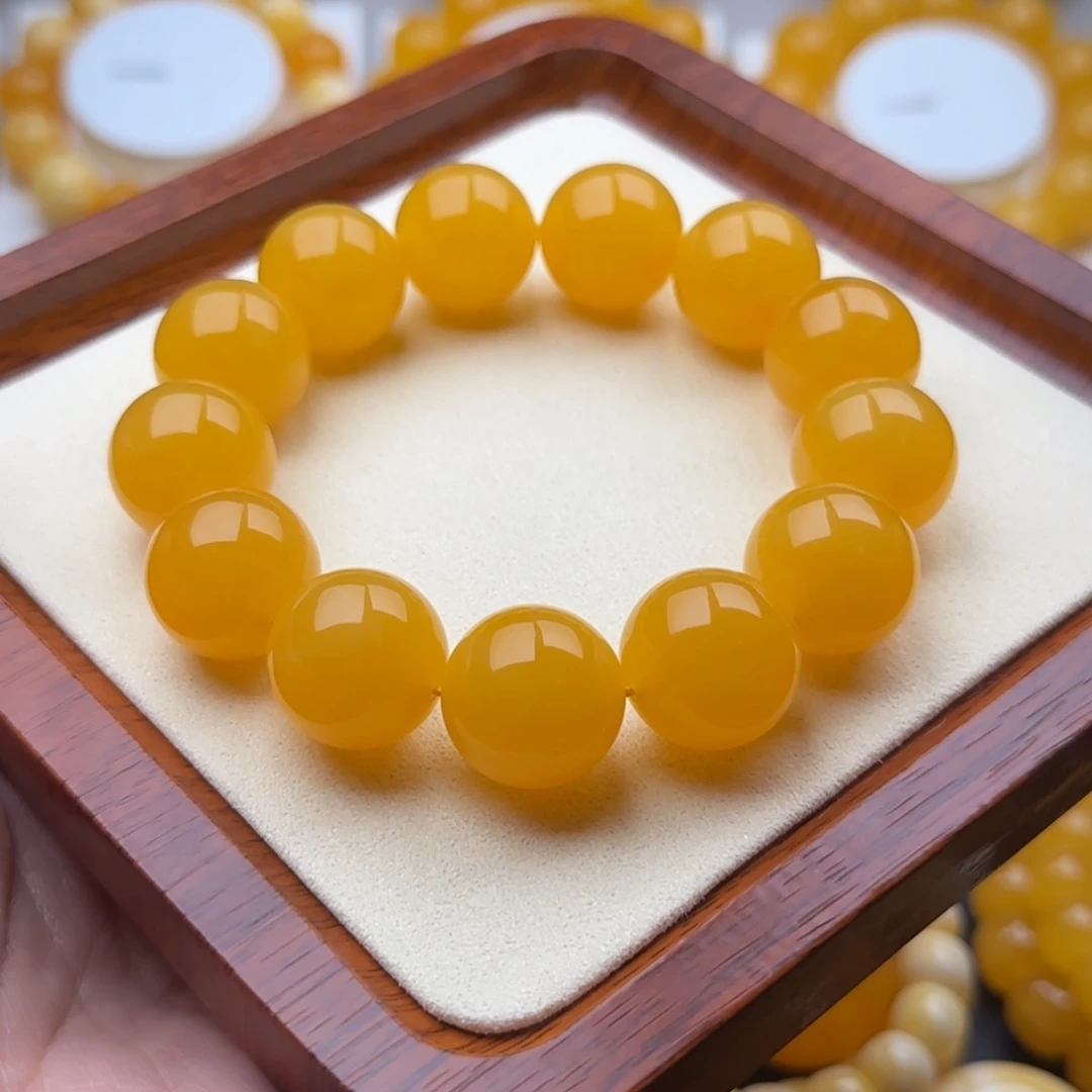 琥珀未镶嵌颈饰焦皮浓蜡鸡油红18同料