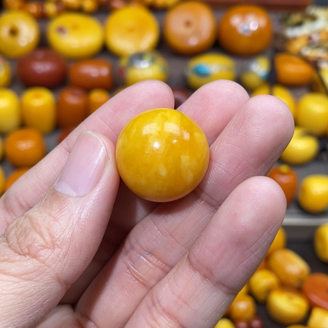 小***莫蜜蜡未镶嵌裸石圆珠