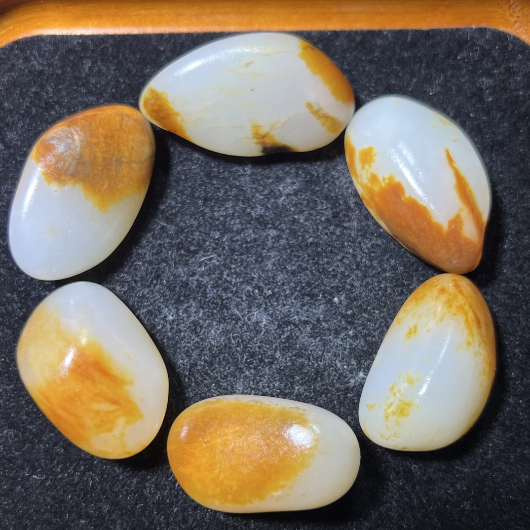 新疆和田玉籽手串109克未打孔