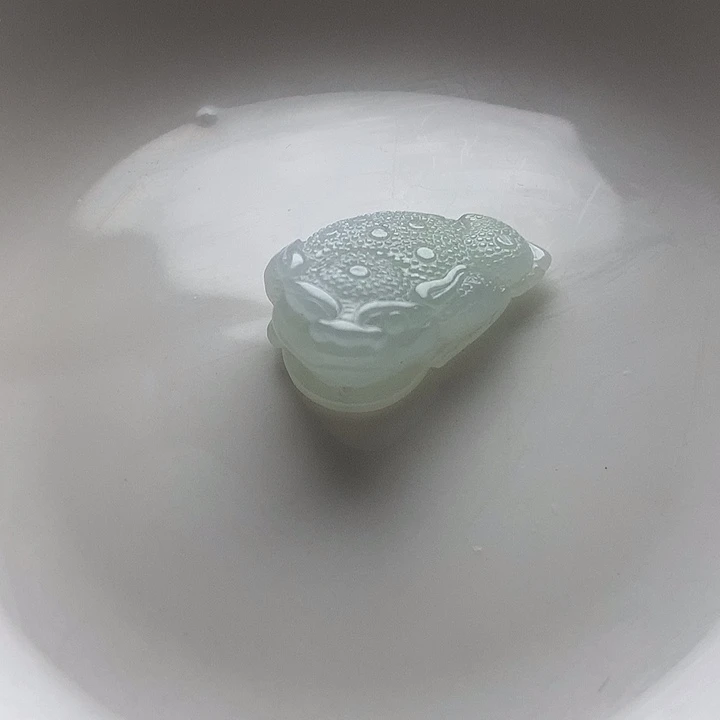 翡翠未镶嵌挂件冰金蟾
