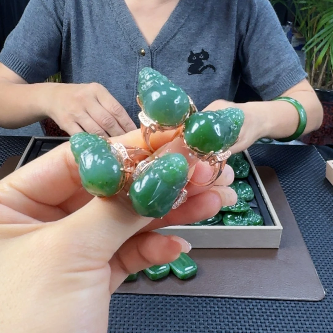 和田玉（碧玉）戒指合金发其一