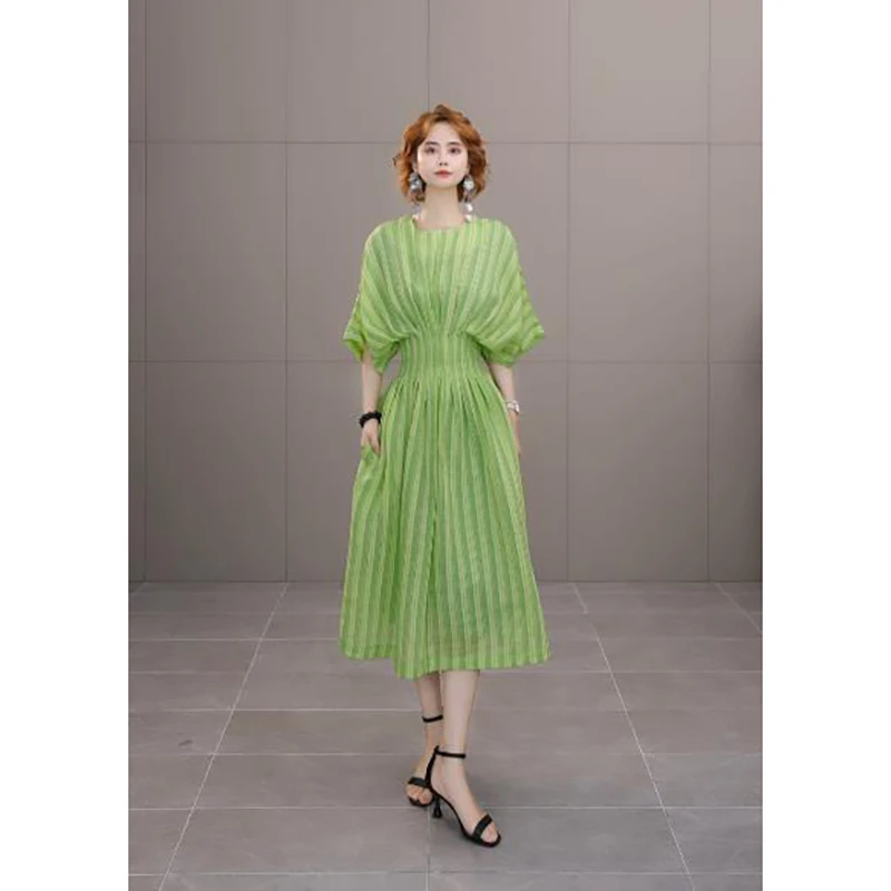 2025新款夏季气质优雅中长款连衣裙女