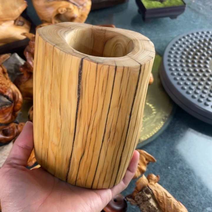 崖柏老料干料笔筒高13.9