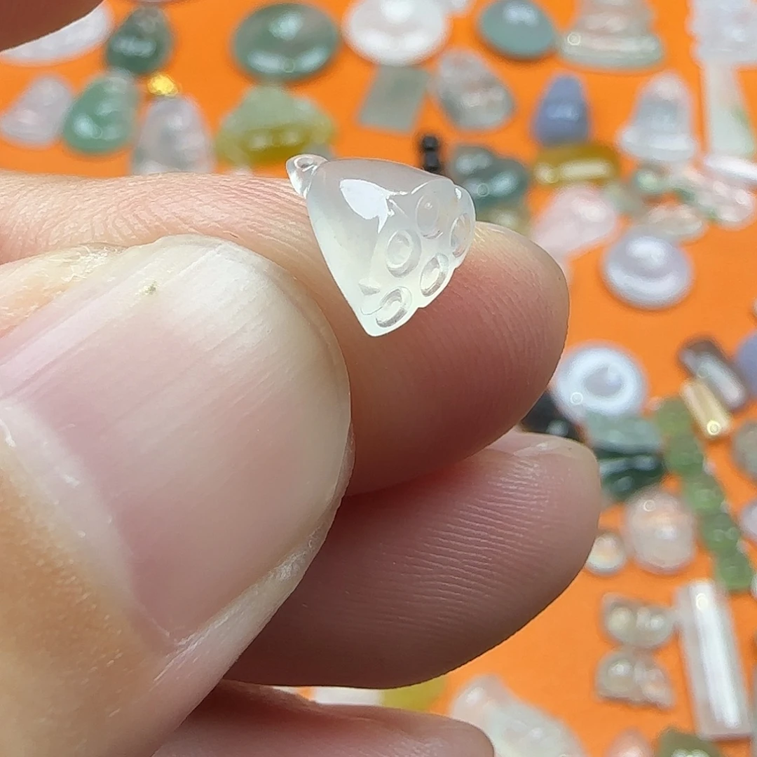 定制翡翠未镶嵌翡翠