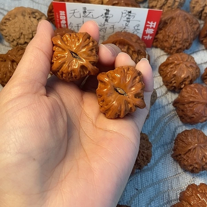 吊坠文玩核桃33白狮子