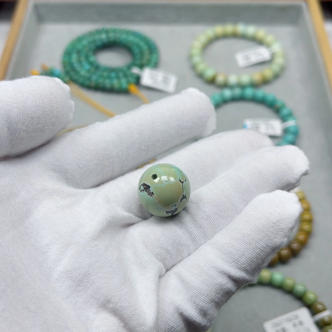 绿松石未镶嵌挂件