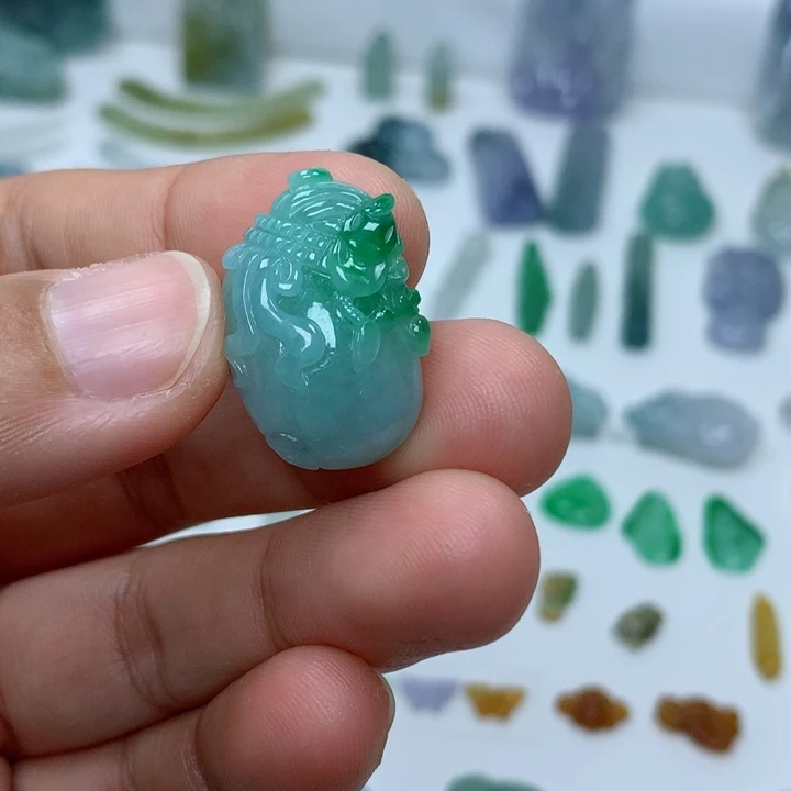 吊坠(不含链)未镶嵌翡翠