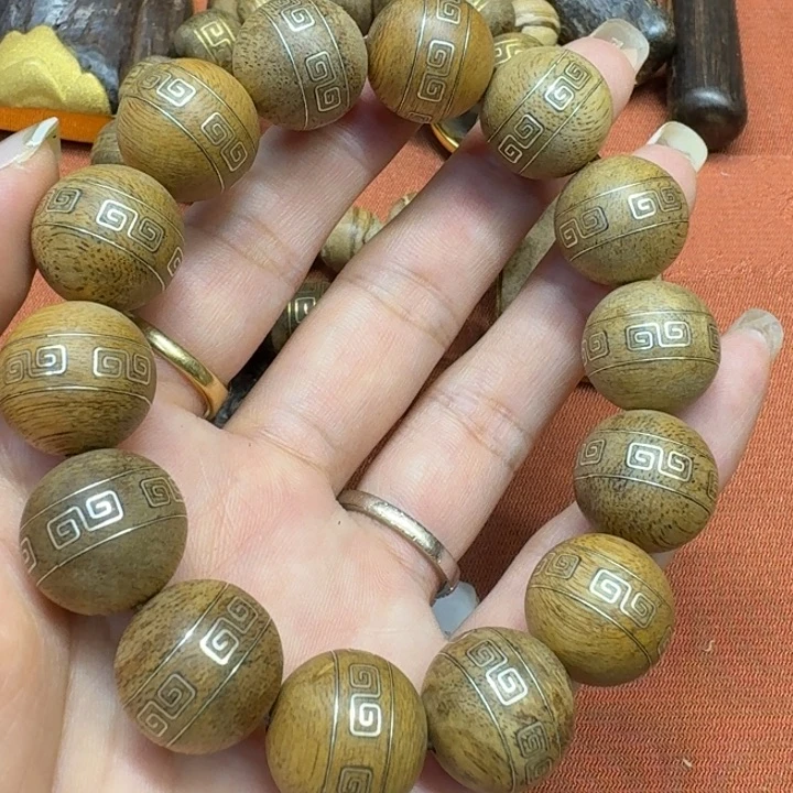 大叶紫檀（黑酸枝木类）