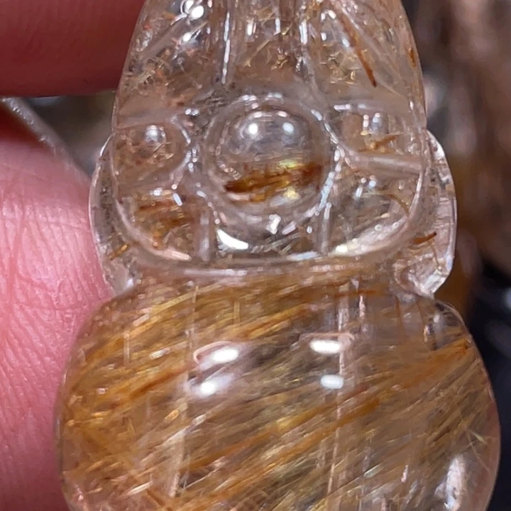 未镶嵌颈饰发晶岁**梭