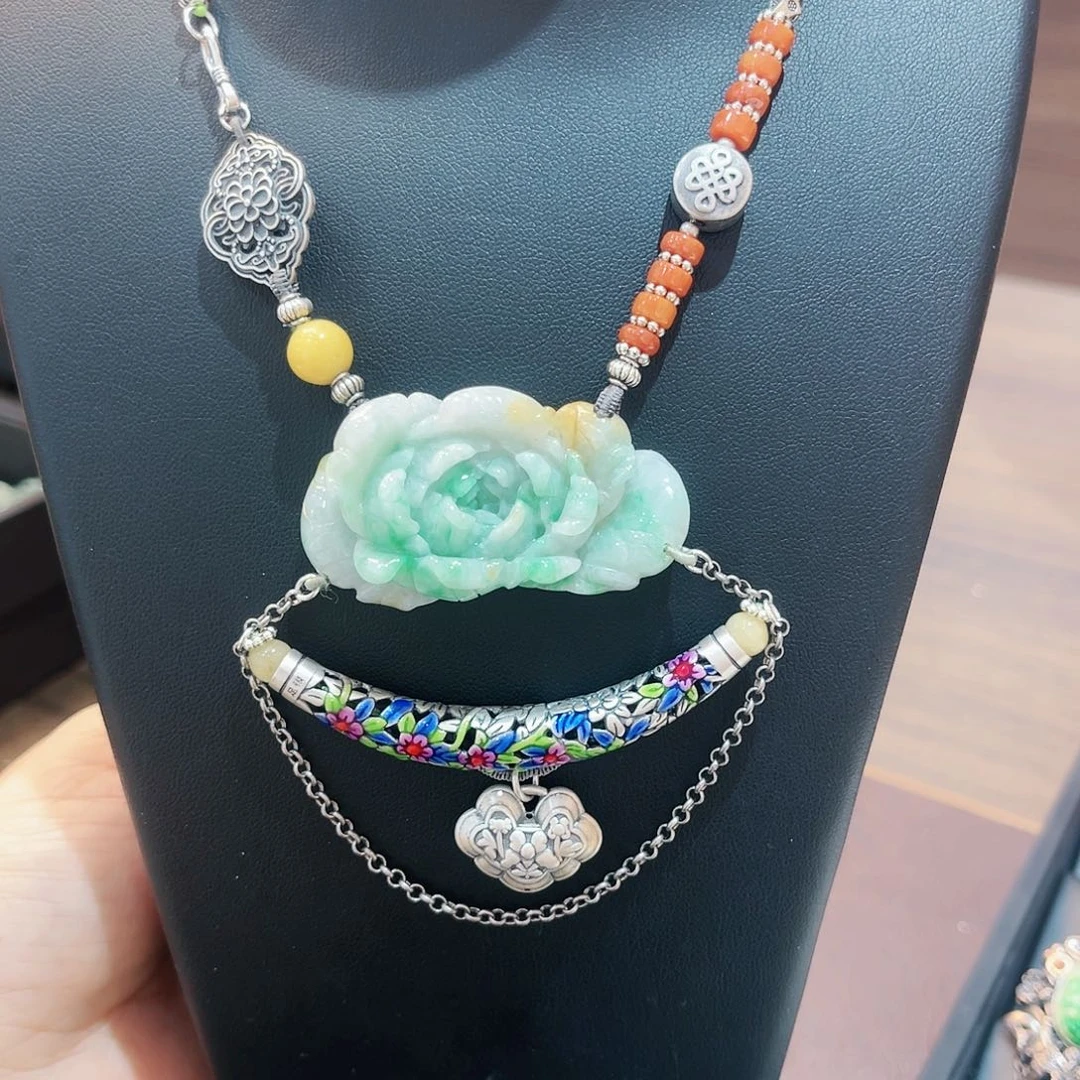 翡翠颈饰未镶嵌吊坠