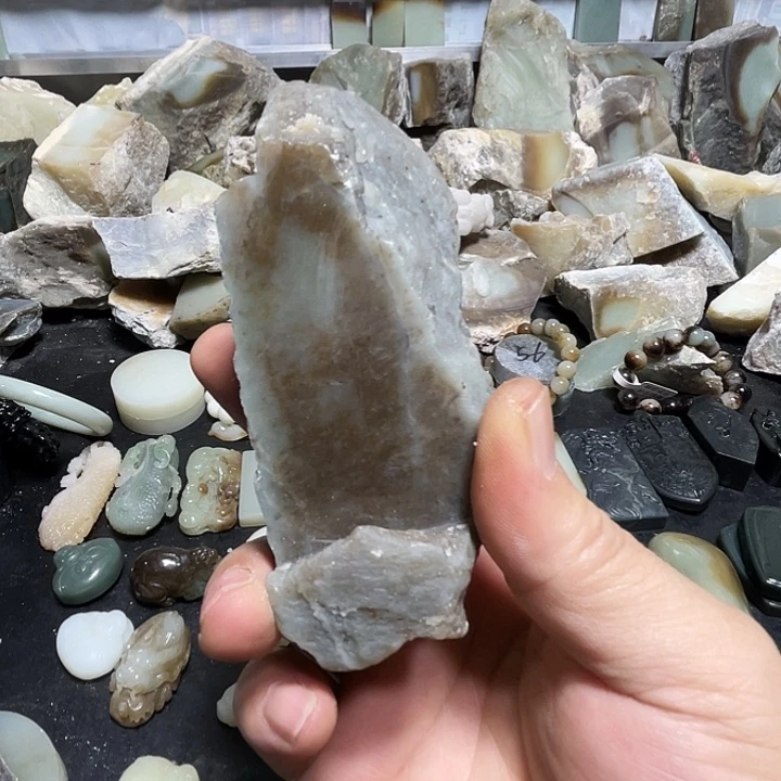 和田玉（糖玉）未镶嵌把件