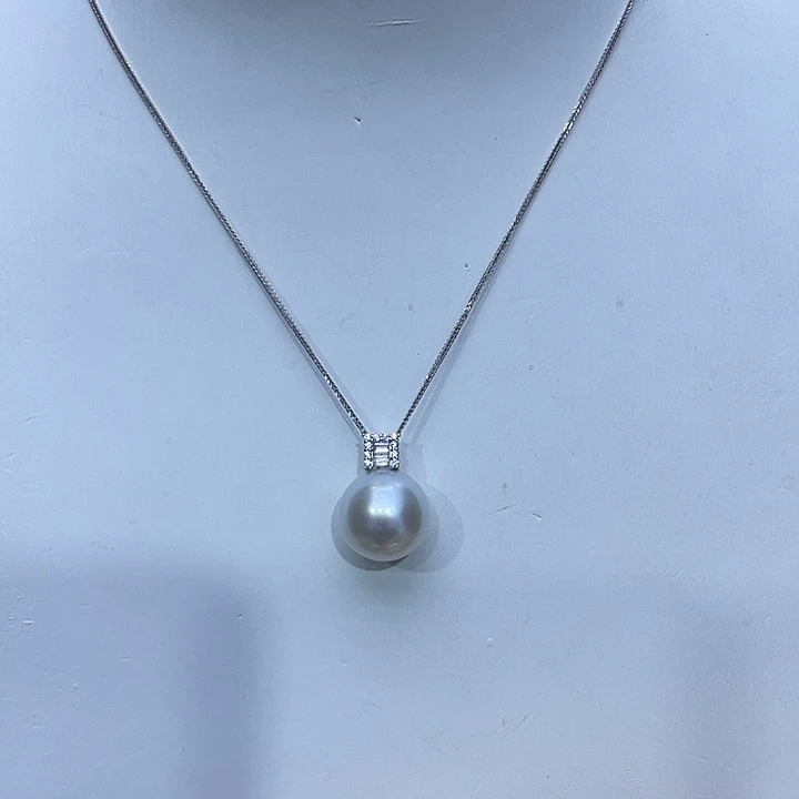 18K金镶嵌海水珍珠吊坠(不含链)