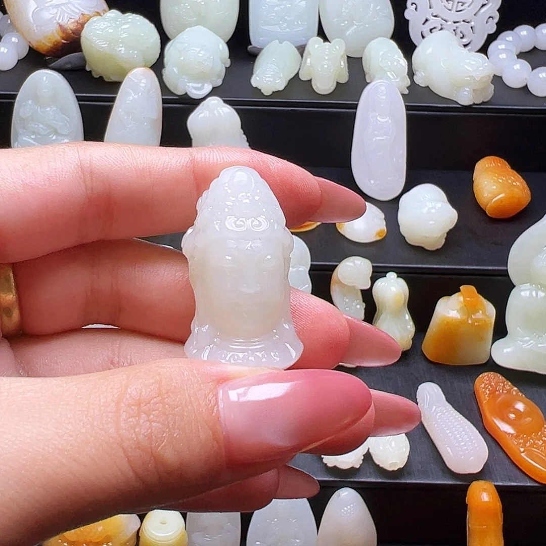 *****和田玉未镶嵌颈饰