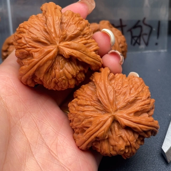 车***品文玩核桃吊坠白狮子