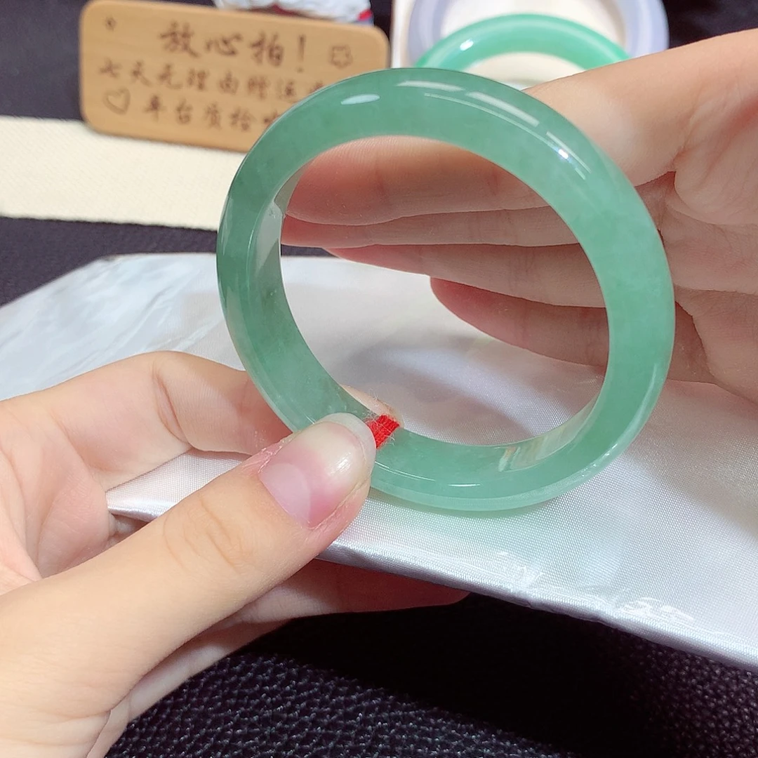 翡翠未镶嵌手镯555