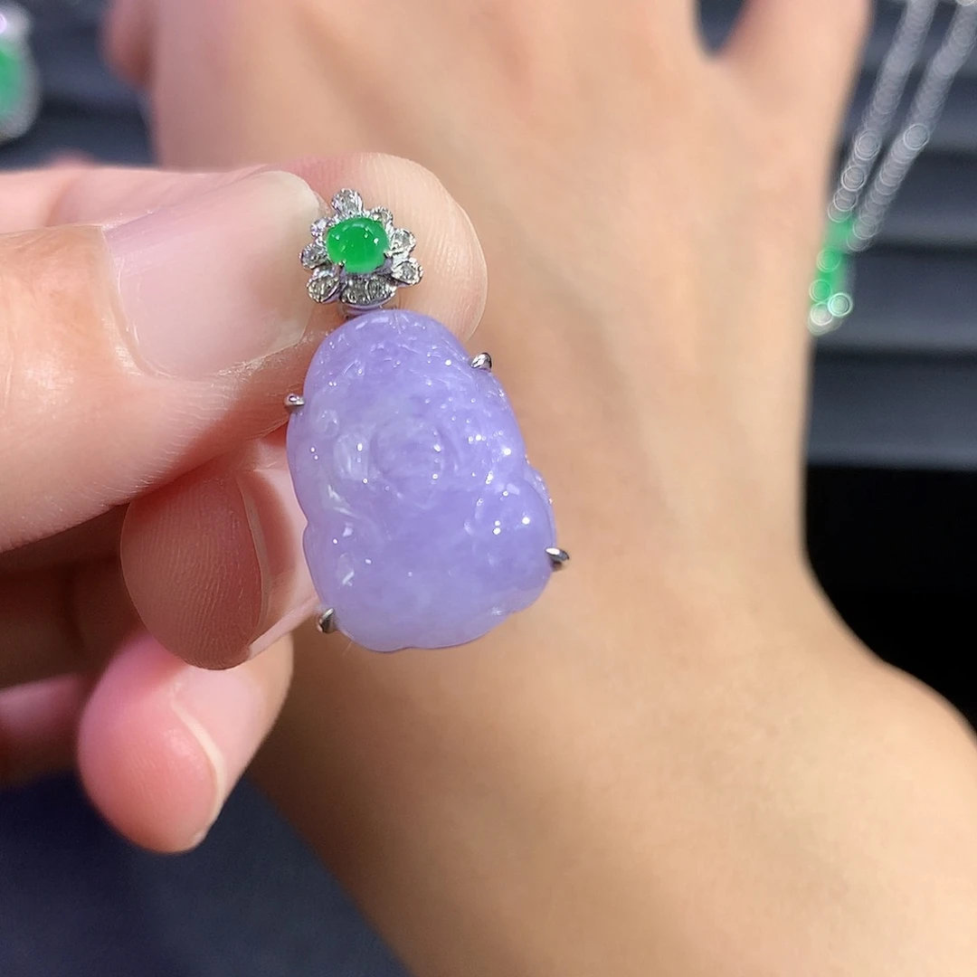 翡翠18K金镶嵌吊坠(赠链)