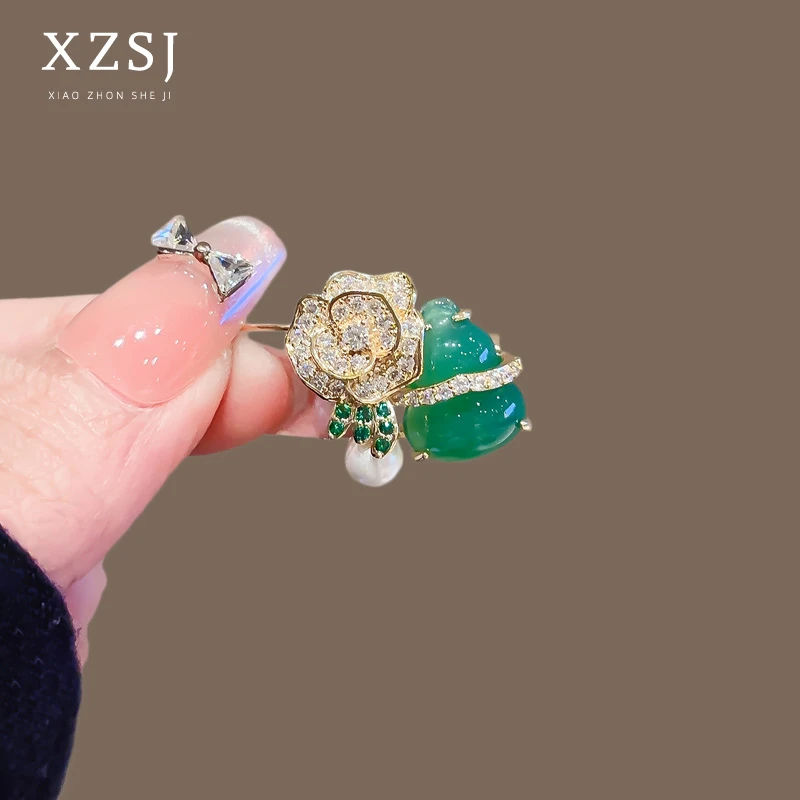 铜锆石胸针 轻奢福禄玫瑰胸花高档葫芦别针防走光扣开衫衣服配饰