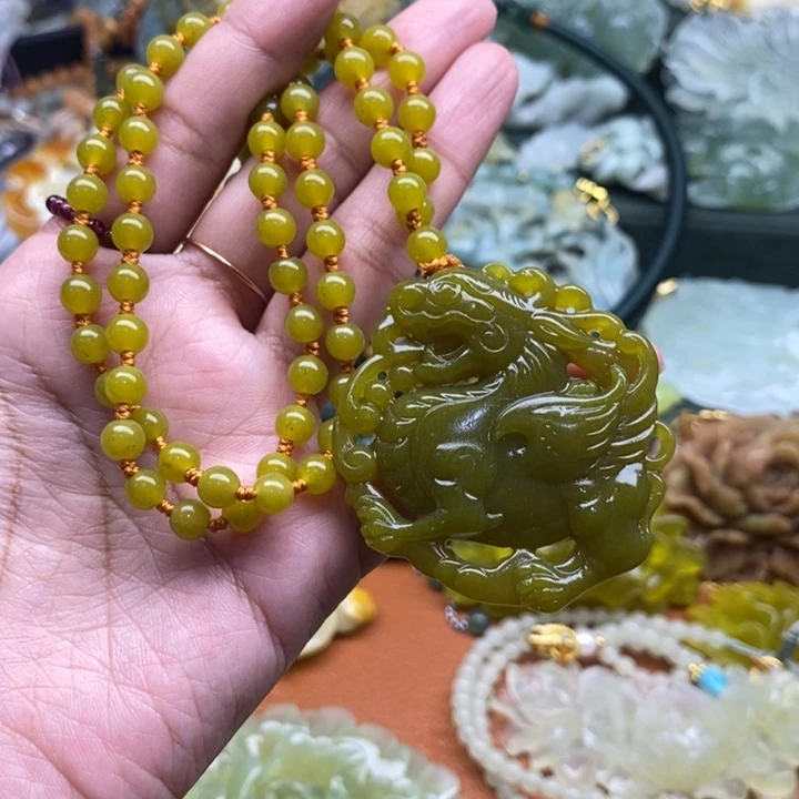 蛇纹石玉未镶嵌吊坠