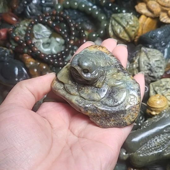 岫岩河磨玉（透闪石质玉）未镶嵌挂件