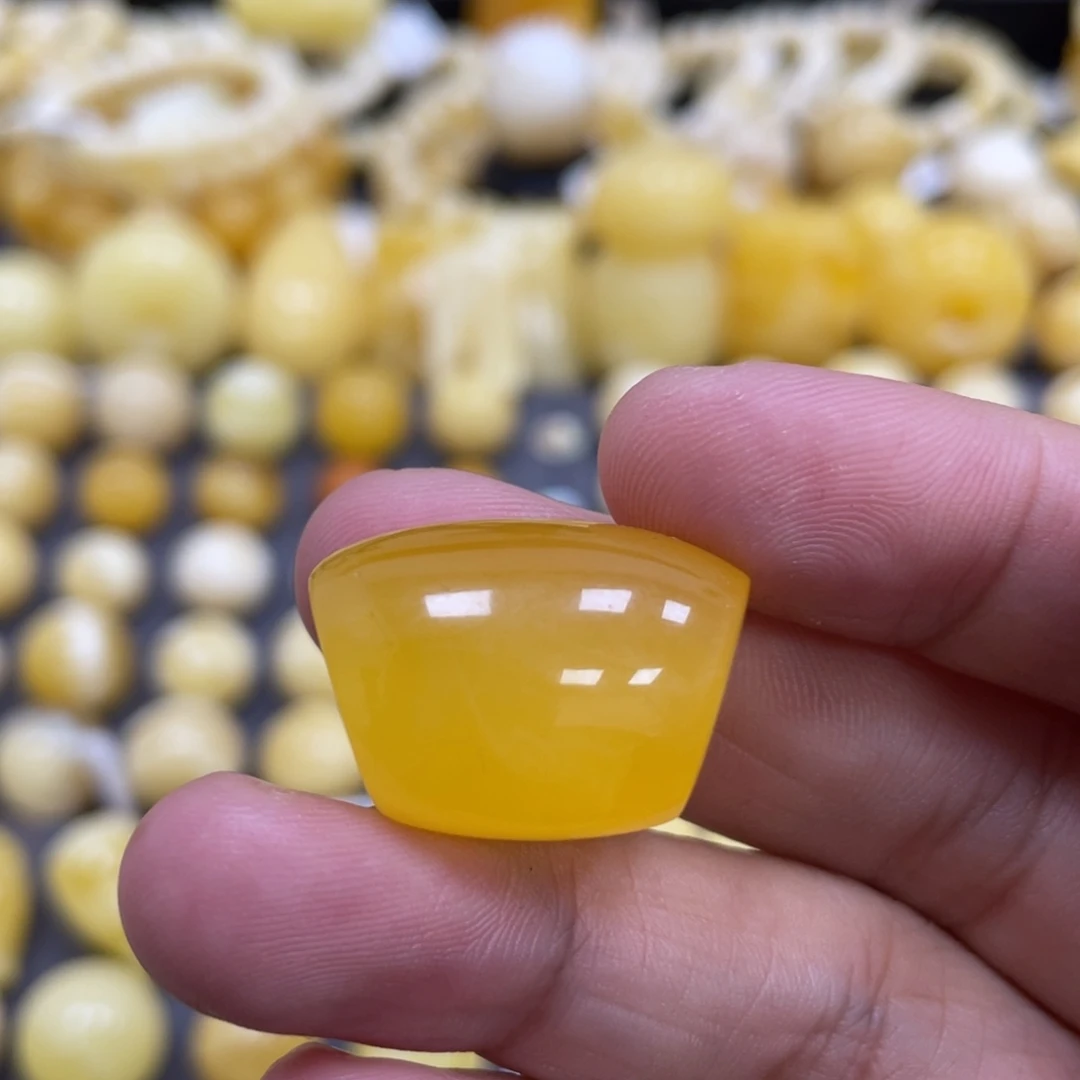 蜜蜡未镶嵌裸石17mm瑕疵马蹄焦皮
