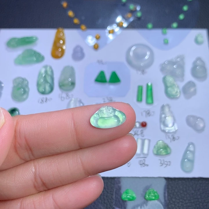 翡翠未镶嵌颈饰天然翡翠A货佛公