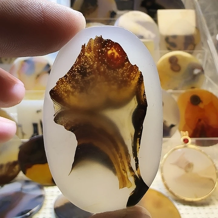 玛瑙/玉髓未镶嵌珠宝奇石