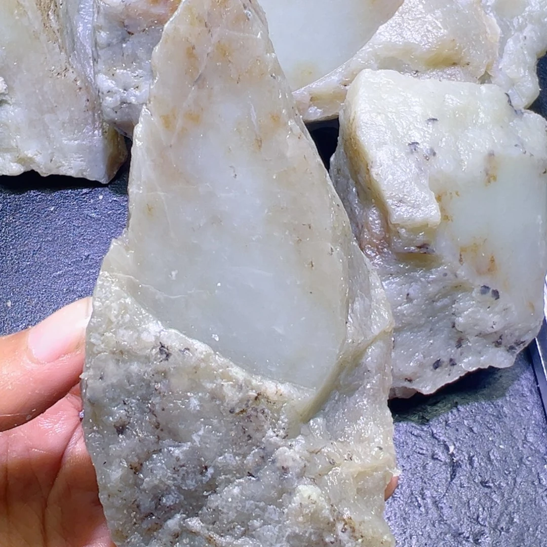 和田玉未镶嵌珠宝半成品