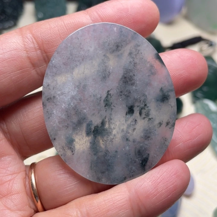 翡翠颈饰未镶嵌乌鸡