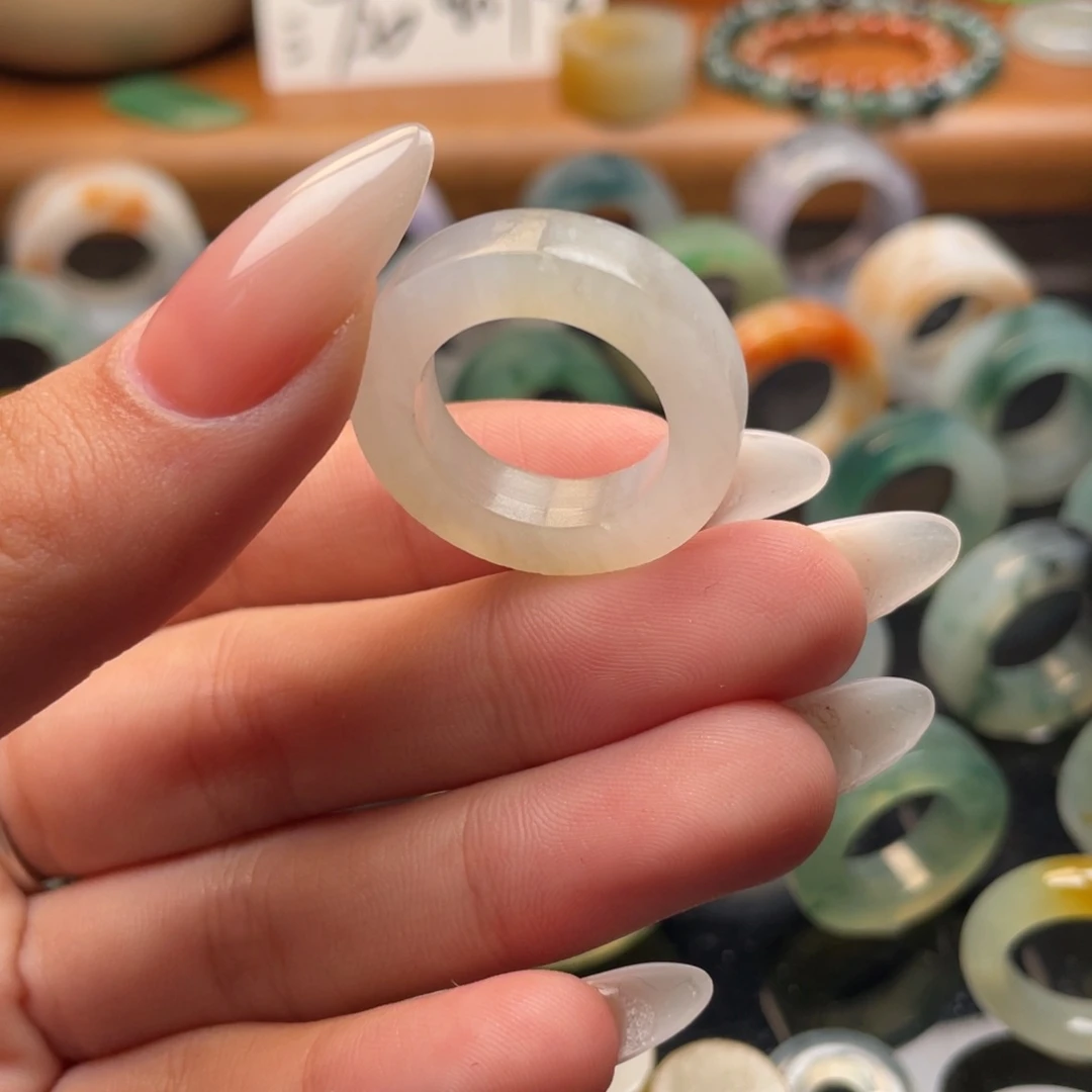 未镶嵌定制翡翠白月光