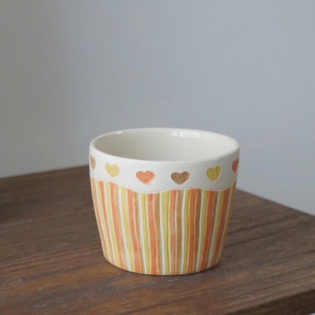 聂十一 | 原创手作·釉下彩手绘爱心条纹手握杯手工咖啡杯