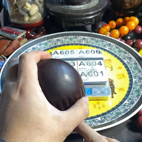 瓷片老**傅寻呼台的一个小女孩在