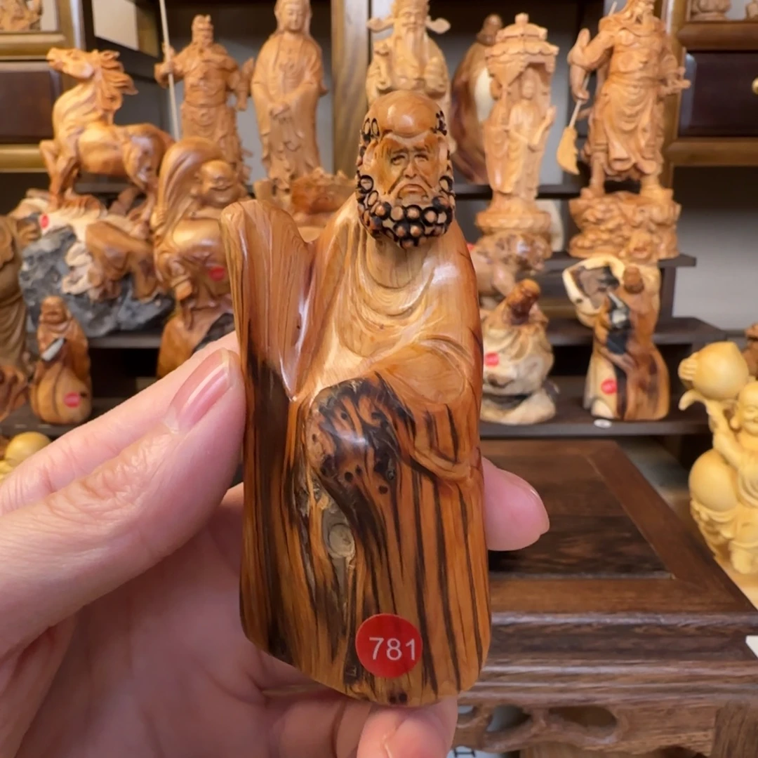 崖柏小木匠艺雕一物一拍