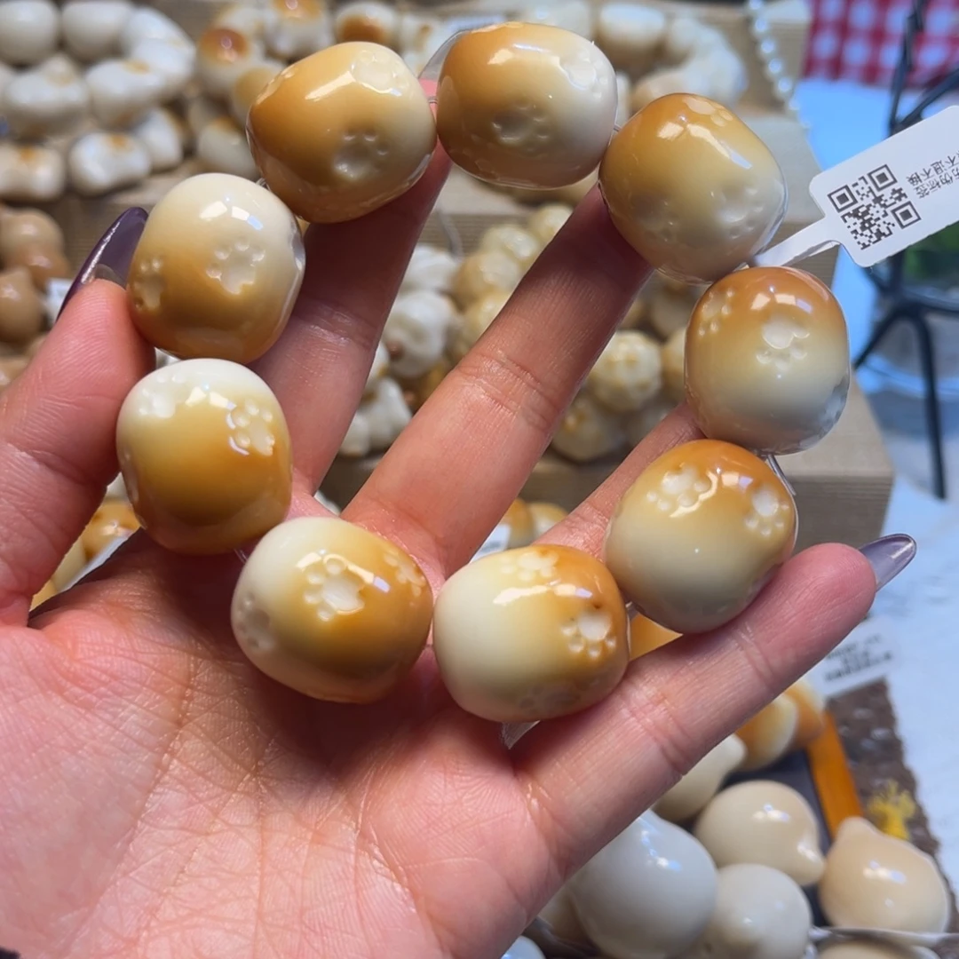 吊坠菩提根/象牙果1.3.28微瑕猫踩雪桶