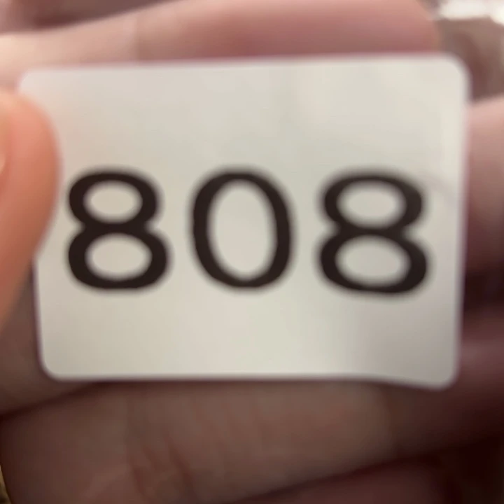 薛***彤直接去拍。