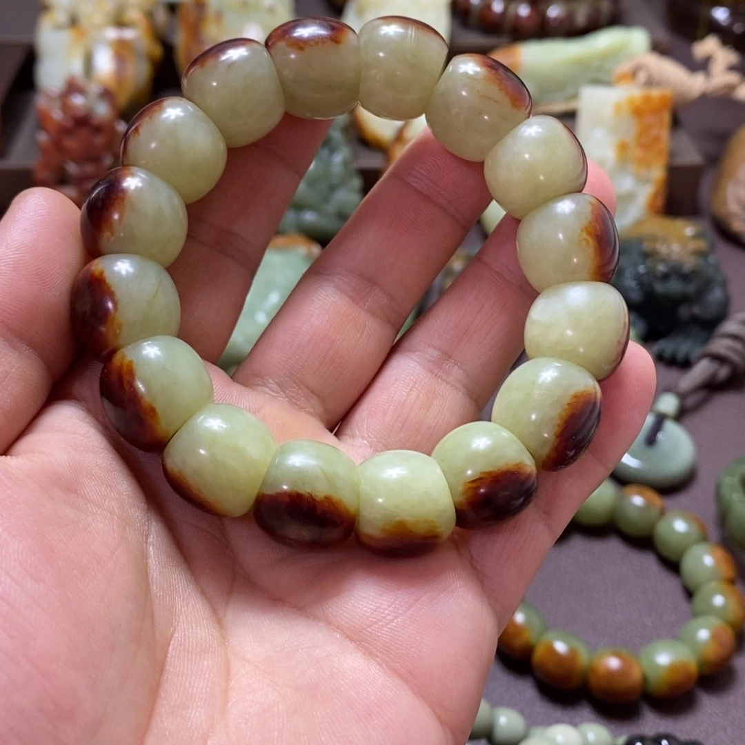 广***司透闪石质玉未镶嵌手链