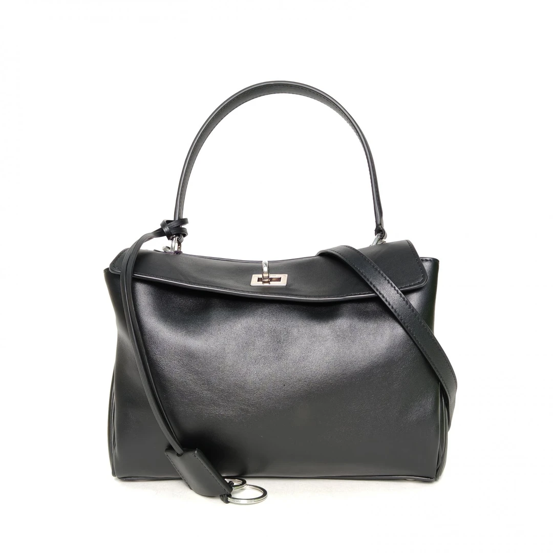 95新 Balenciaga/巴黎世家 【娇】单肩包 29 黑色 皮革C银扣 723632