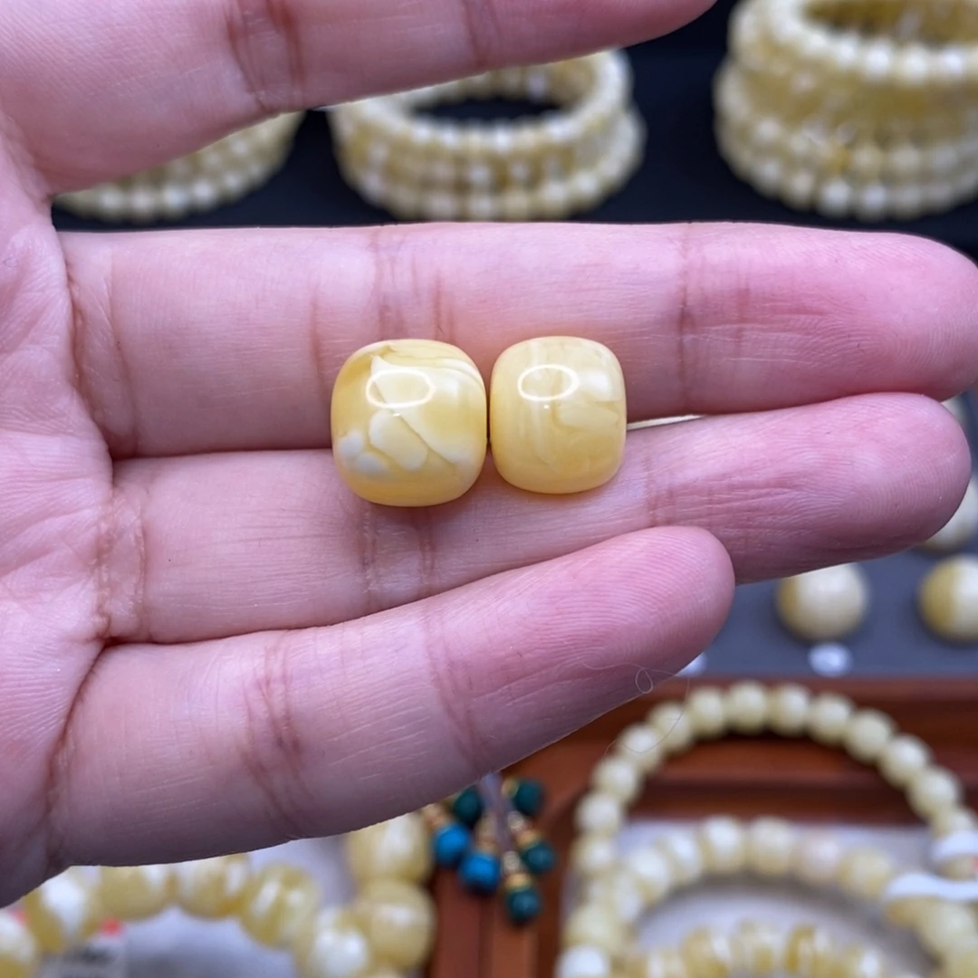 M***a蜜蜡未镶嵌珠宝奇石