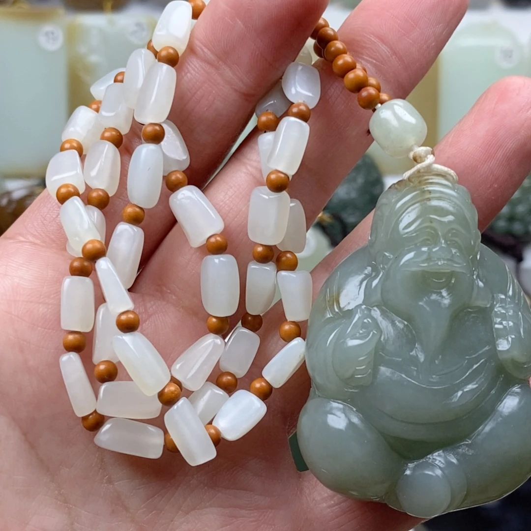 和田玉（糖玉）颈饰未镶嵌