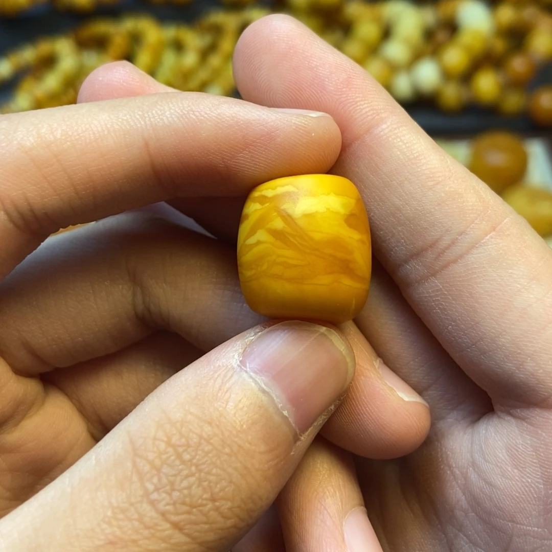 蜜蜡未镶嵌珠宝奇石