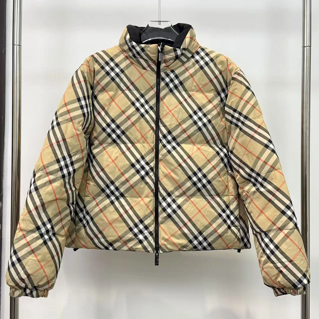 未使用 BURBERRY/博柏利 女款双面穿战马刺绣logo羽绒服