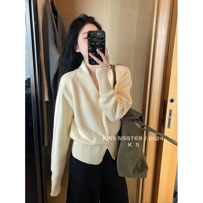 极简风V领显瘦加厚毛衣冬季设计感下摆开叉插肩保暖上衣女