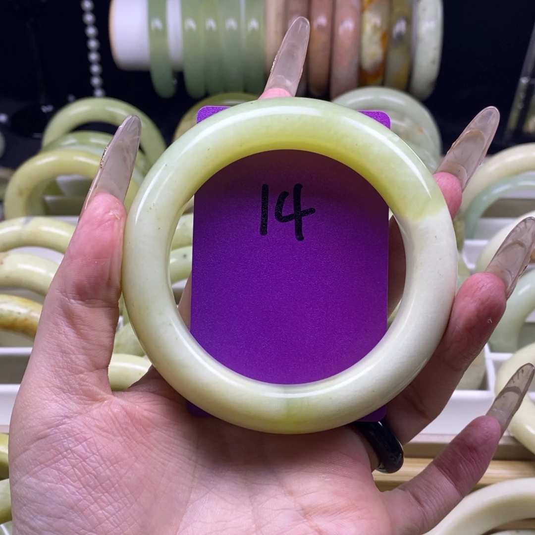 蛇纹石玉未镶嵌手镯63.4