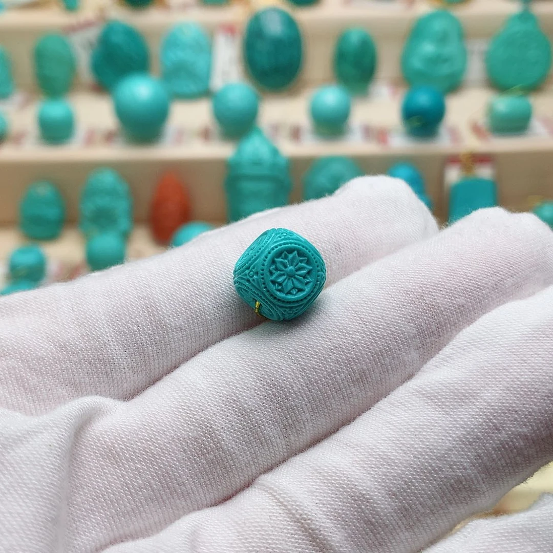 绿松石配饰未镶嵌