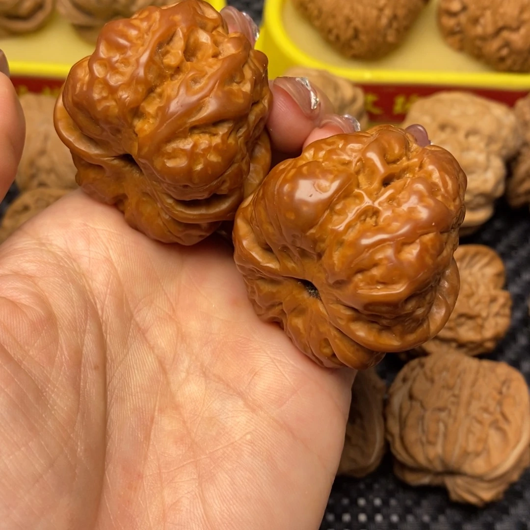 桃核吊坠h*u蛤蟆头……