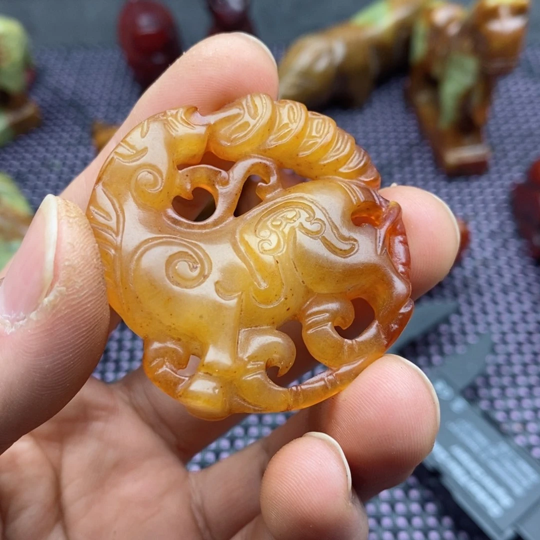 蛇纹石玉颈饰未镶嵌